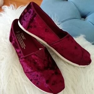 🔥🔥🔥Black Cherry🍒 Velvet Toms🔥🔥🔥
